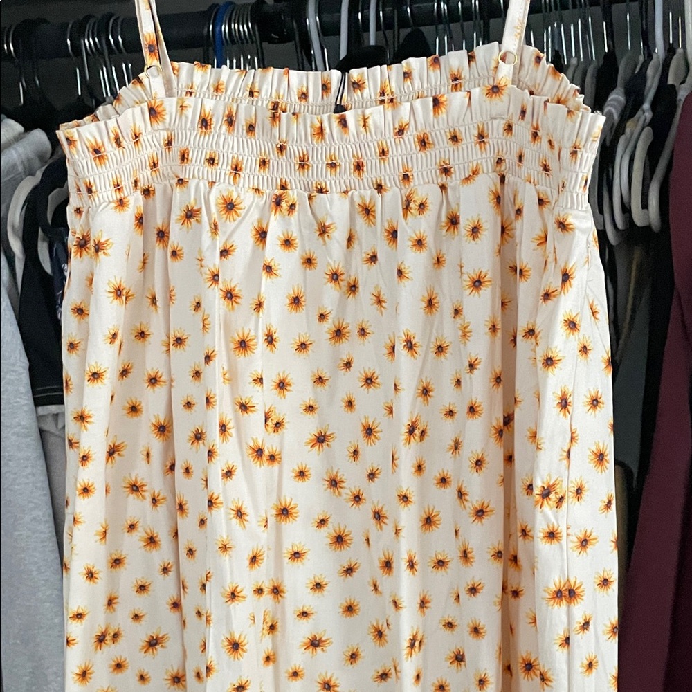 WeWoreWhat Smocked MIDI - Ditsy Daisys - Picture 2 of 3
